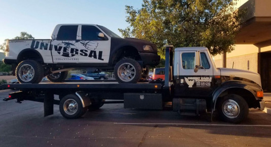 Truck 24 Hours Emergency Towing Service